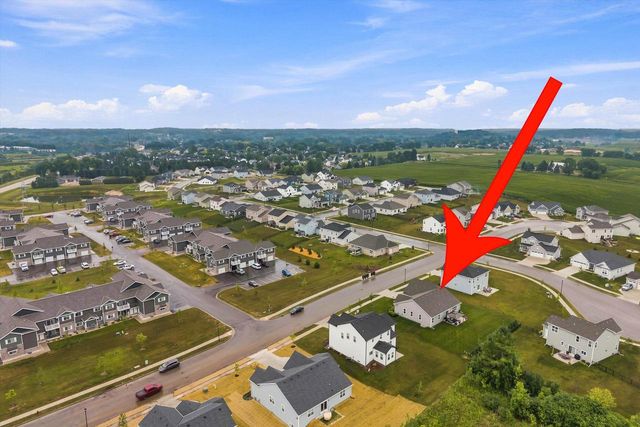 213 Emerald BOULEVARD, Saukville, WI 53080