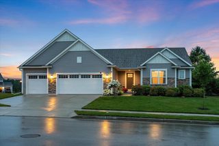 213 Emerald BOULEVARD, Saukville, WI 53080