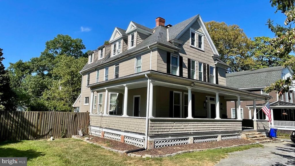 17 N BEAUMONT AVE, Catonsville, MD 21228