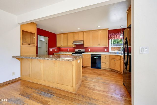 2137 E Jackson Street, Medford, OR 97504