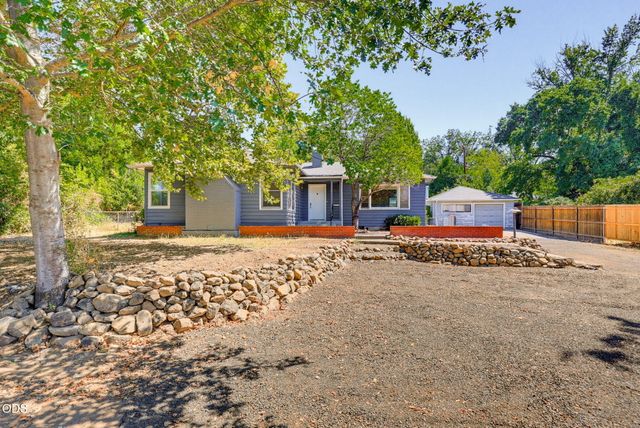 2137 E Jackson Street, Medford, OR 97504
