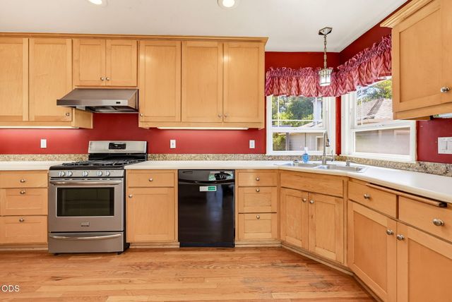 2137 E Jackson Street, Medford, OR 97504