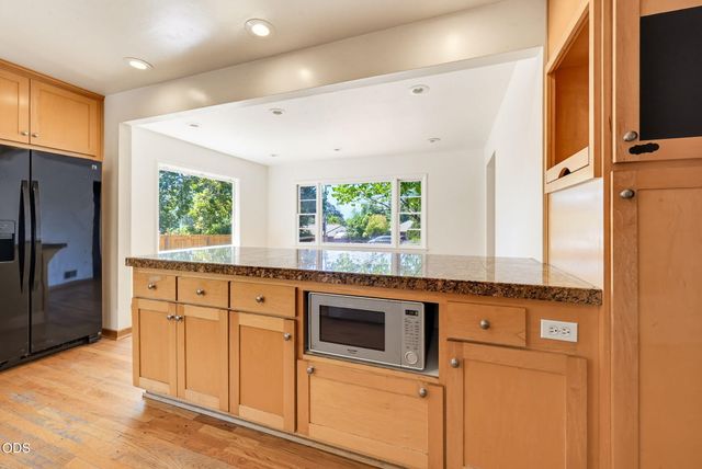 2137 E Jackson Street, Medford, OR 97504