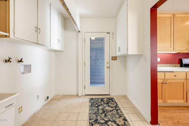 2137 E Jackson Street, Medford, OR 97504