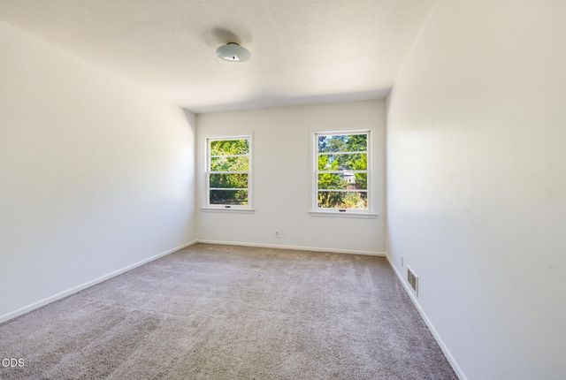 2137 E Jackson Street, Medford, OR 97504