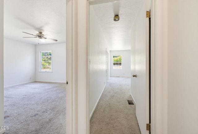 2137 E Jackson Street, Medford, OR 97504