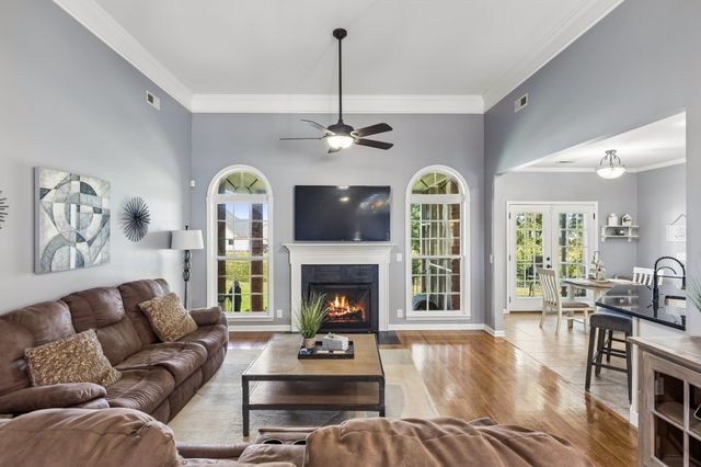 1210 Lila Dr, Murfreesboro, TN 37128