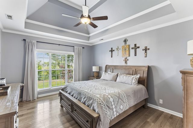 1210 Lila Dr, Murfreesboro, TN 37128