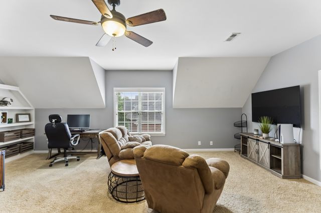 1210 Lila Dr, Murfreesboro, TN 37128