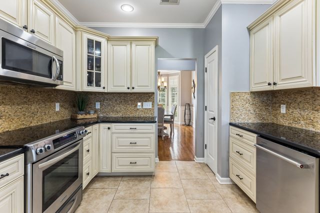 1210 Lila Dr, Murfreesboro, TN 37128