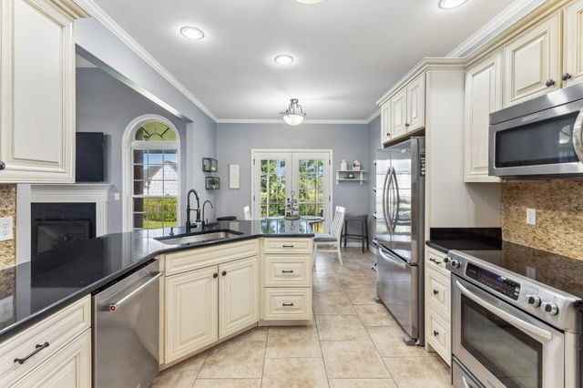 1210 Lila Dr, Murfreesboro, TN 37128
