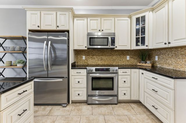 1210 Lila Dr, Murfreesboro, TN 37128