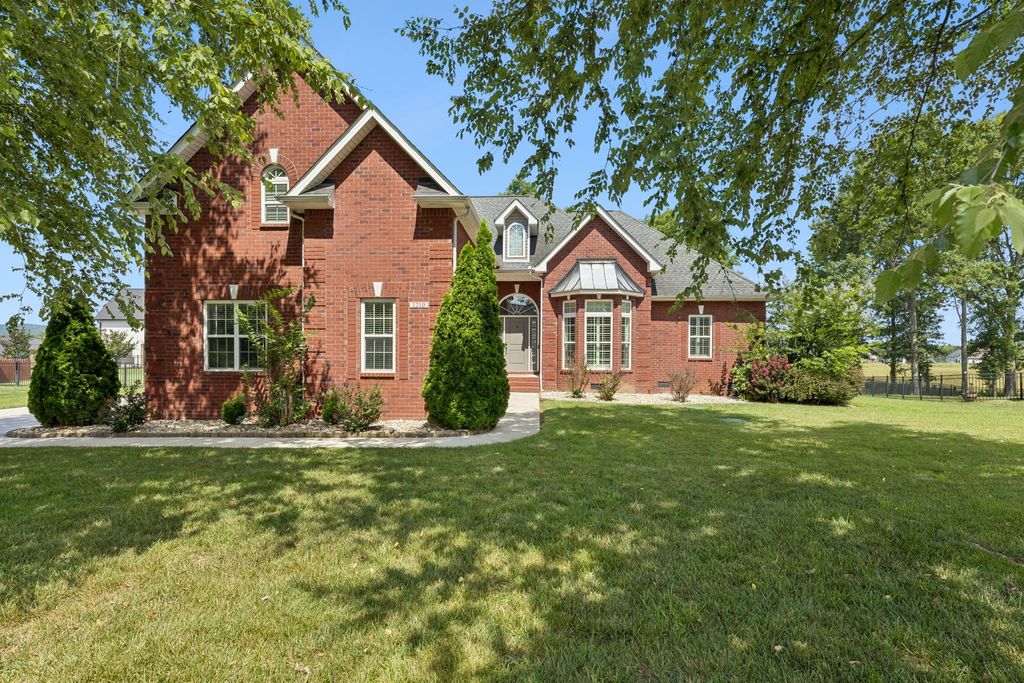 1210 Lila Dr, Murfreesboro, TN 37128