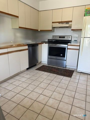 158 Seaside Avenue C, Stamford, CT 06902