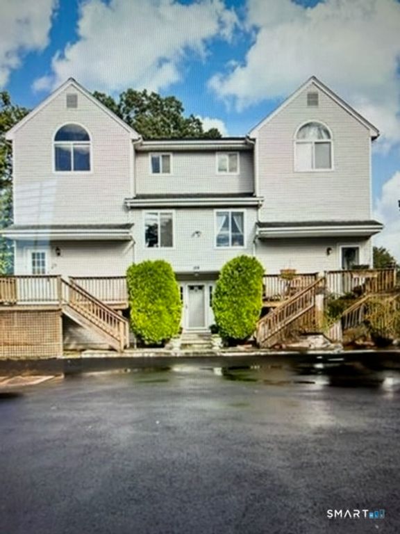 158 Seaside Avenue C, Stamford, CT 06902