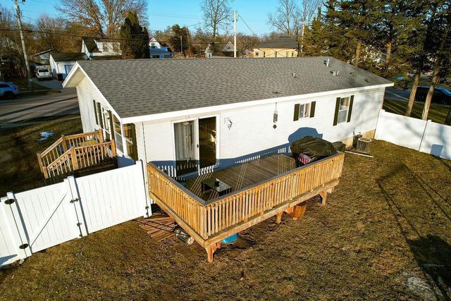 818 E State Street, Mauston, WI 53948