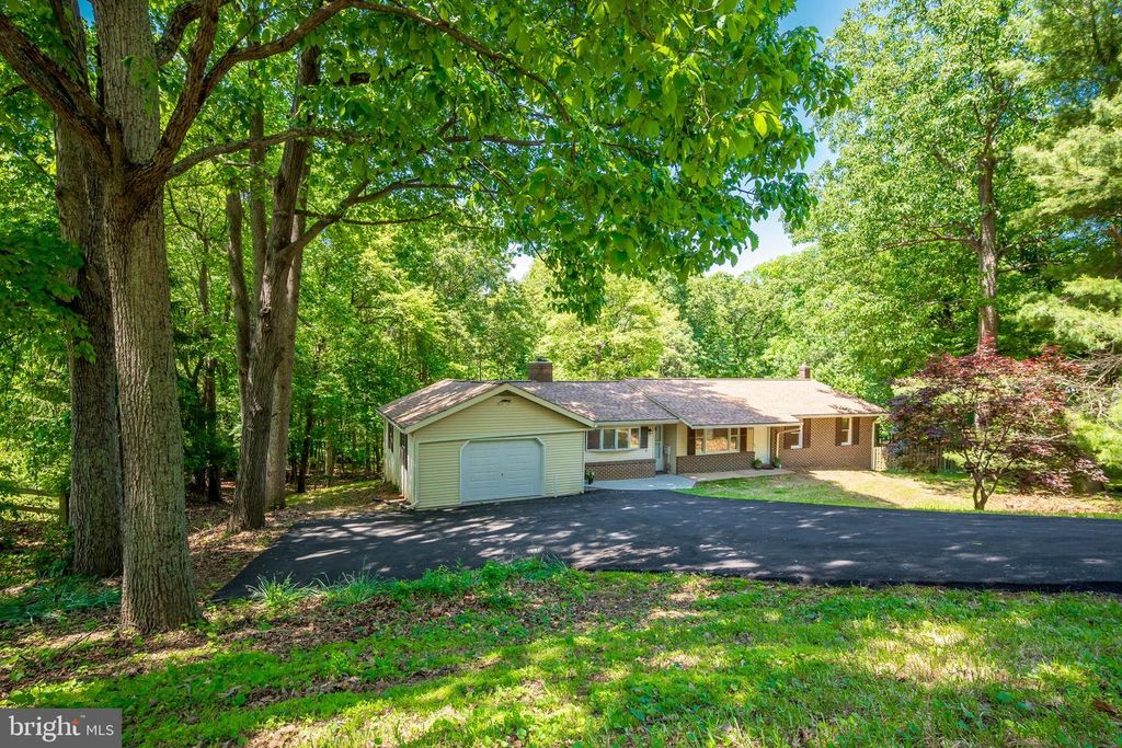 Image 1 of property listing at 4420 HIGHBORO DR, Mount Airy, MD 21771