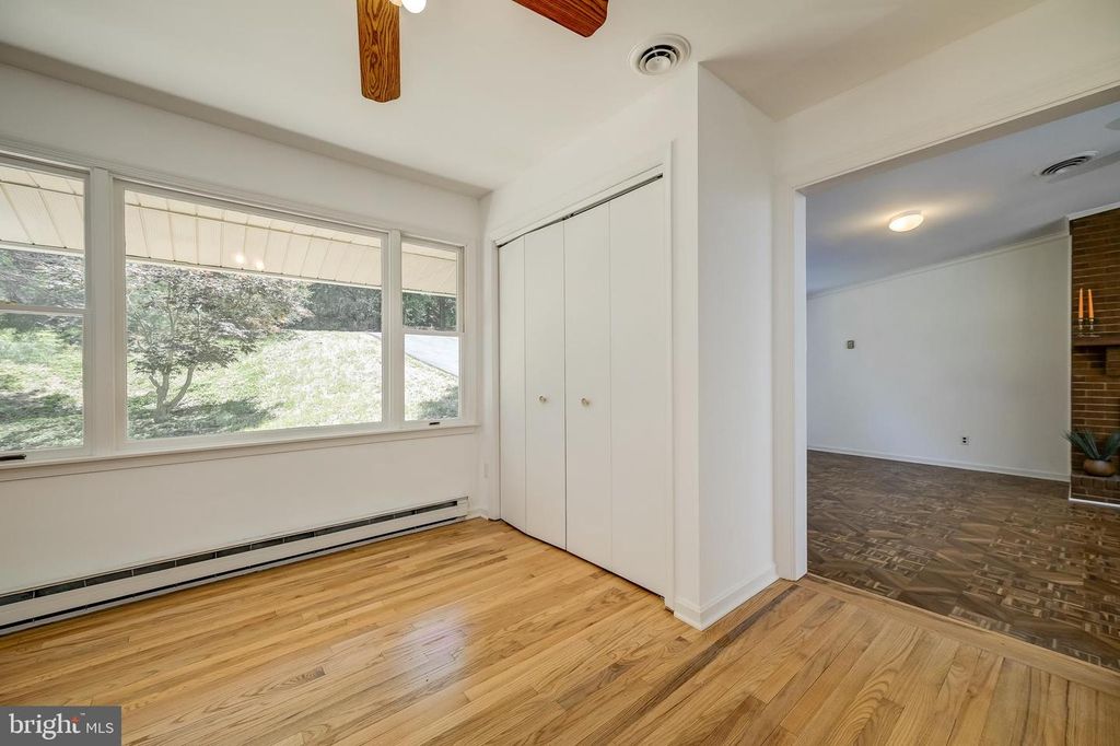 Image 11 of property listing at 4420 HIGHBORO DR, Mount Airy, MD 21771
