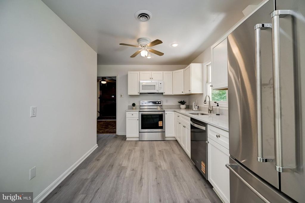 Image 18 of property listing at 4420 HIGHBORO DR, Mount Airy, MD 21771