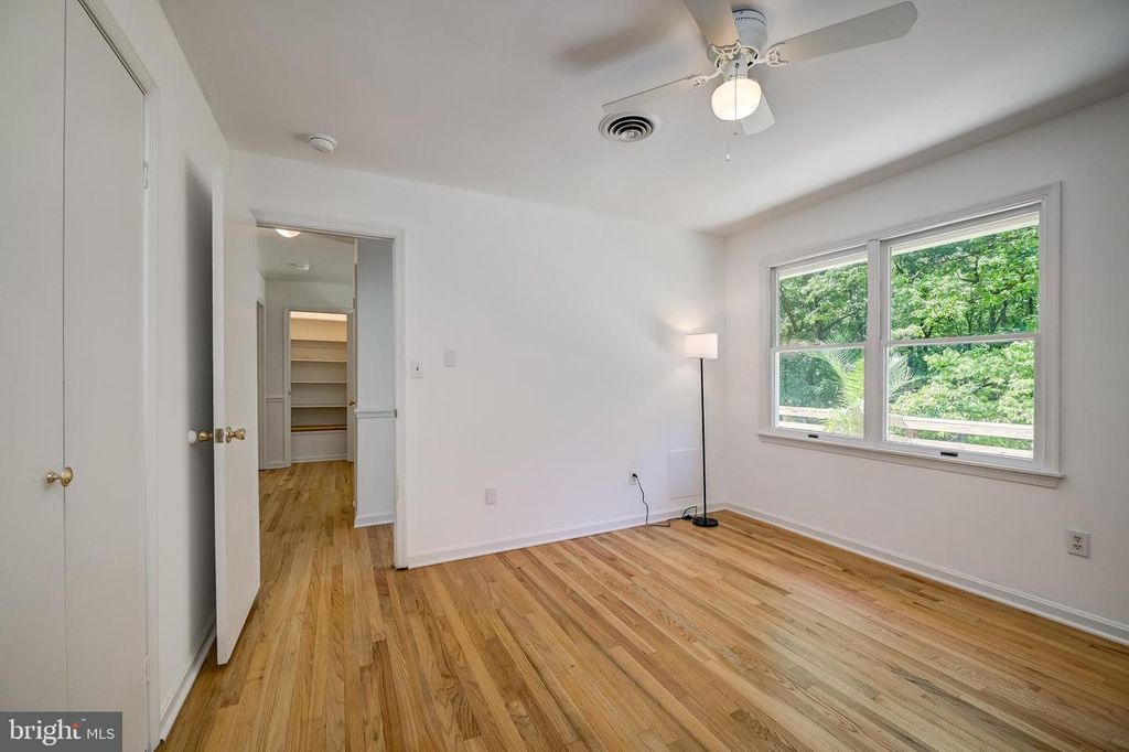 Image 19 of property listing at 4420 HIGHBORO DR, Mount Airy, MD 21771