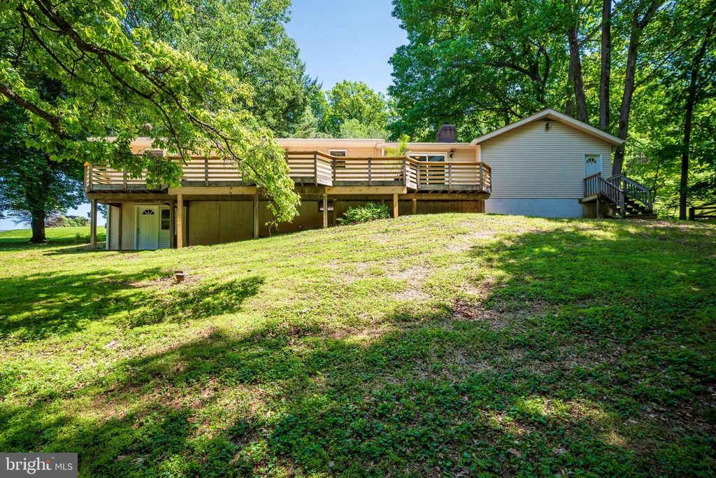 Image 55 of property listing at 4420 HIGHBORO DR, Mount Airy, MD 21771