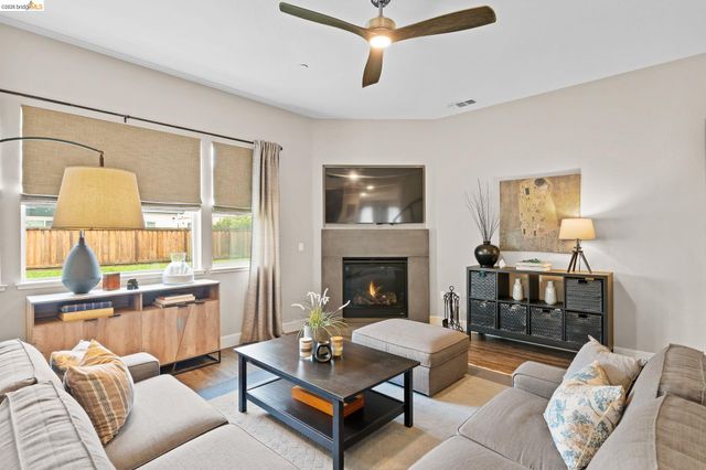 323 Bidwell Ct, Brentwood, CA 94513