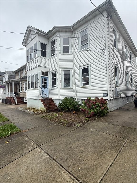 82 Query St, New Bedford, MA 02745