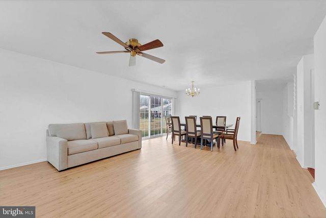 6 E CORTLAND CT, Mount Laurel, NJ 08054