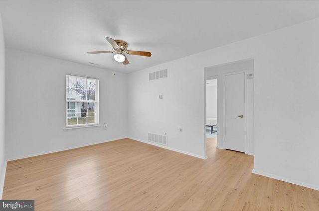 6 E CORTLAND CT, Mount Laurel, NJ 08054