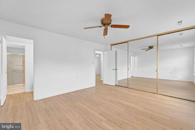 6 E CORTLAND CT, Mount Laurel, NJ 08054