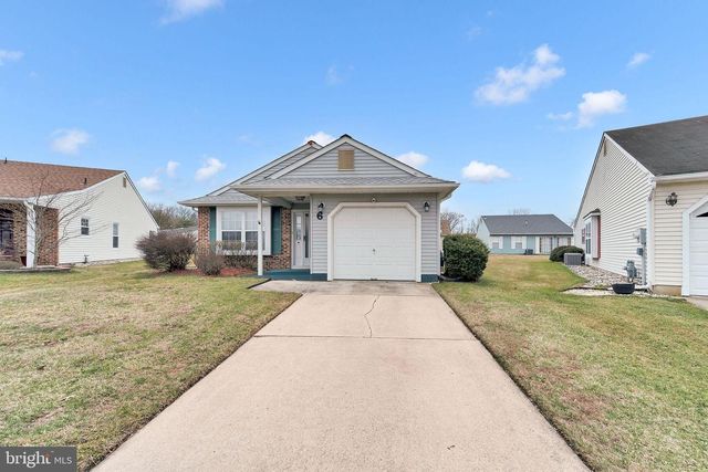 6 E CORTLAND CT, Mount Laurel, NJ 08054