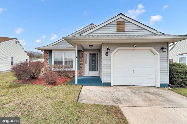 6 E CORTLAND CT, Mount Laurel, NJ 08054