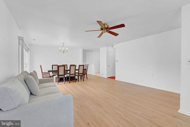 6 E CORTLAND CT, Mount Laurel, NJ 08054