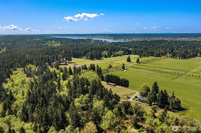 12504 SW 232nd St, Vashon, WA 98070