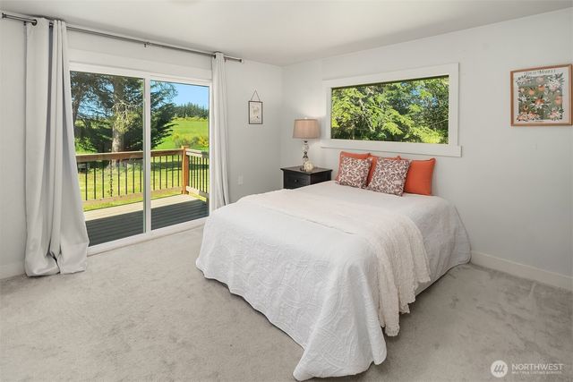 12504 SW 232nd St, Vashon, WA 98070
