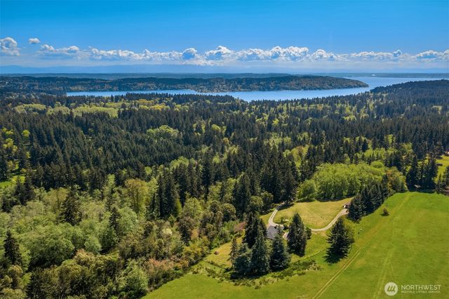 12504 SW 232nd St, Vashon, WA 98070