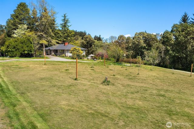 12504 SW 232nd St, Vashon, WA 98070