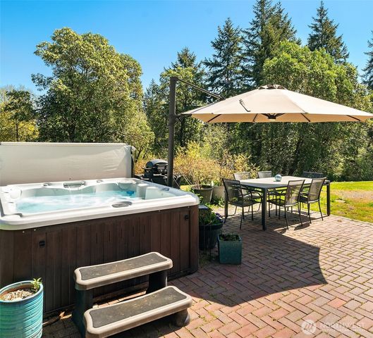 12504 SW 232nd St, Vashon, WA 98070