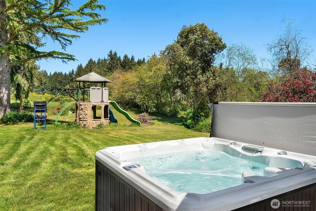 12504 SW 232nd St, Vashon, WA 98070