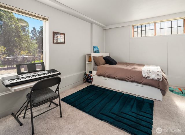 12504 SW 232nd St, Vashon, WA 98070