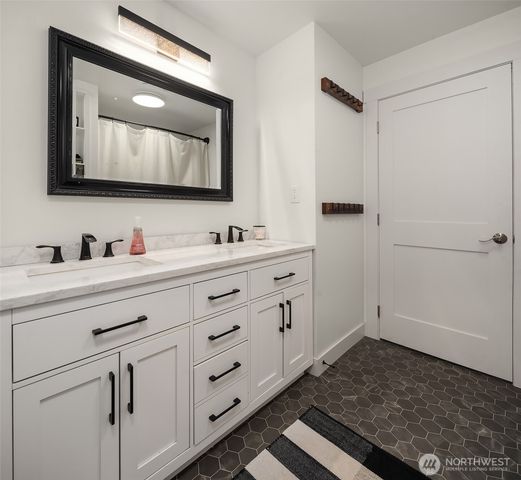 12504 SW 232nd St, Vashon, WA 98070