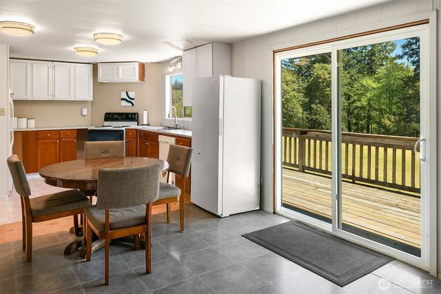 12504 SW 232nd St, Vashon, WA 98070
