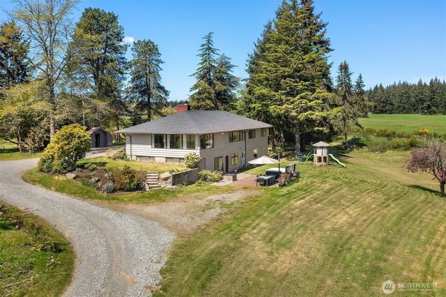 12504 SW 232nd St, Vashon, WA 98070
