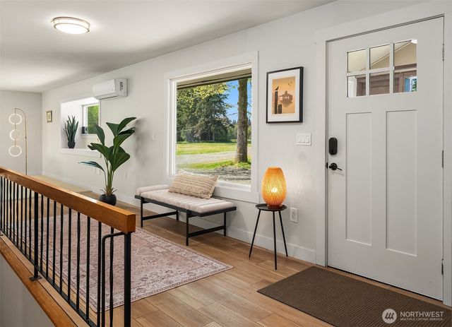 12504 SW 232nd St, Vashon, WA 98070