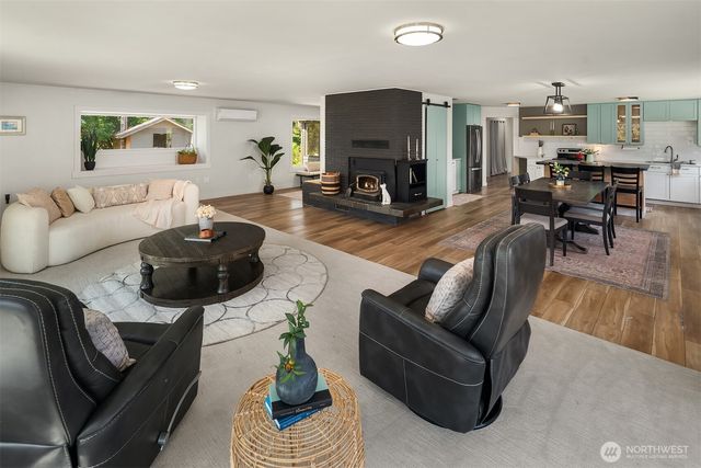 12504 SW 232nd St, Vashon, WA 98070