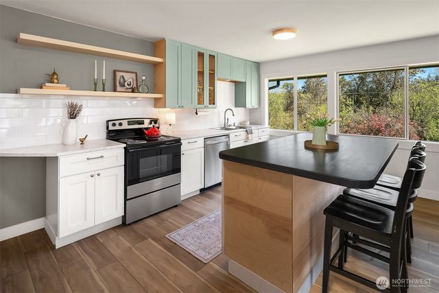 12504 SW 232nd St, Vashon, WA 98070