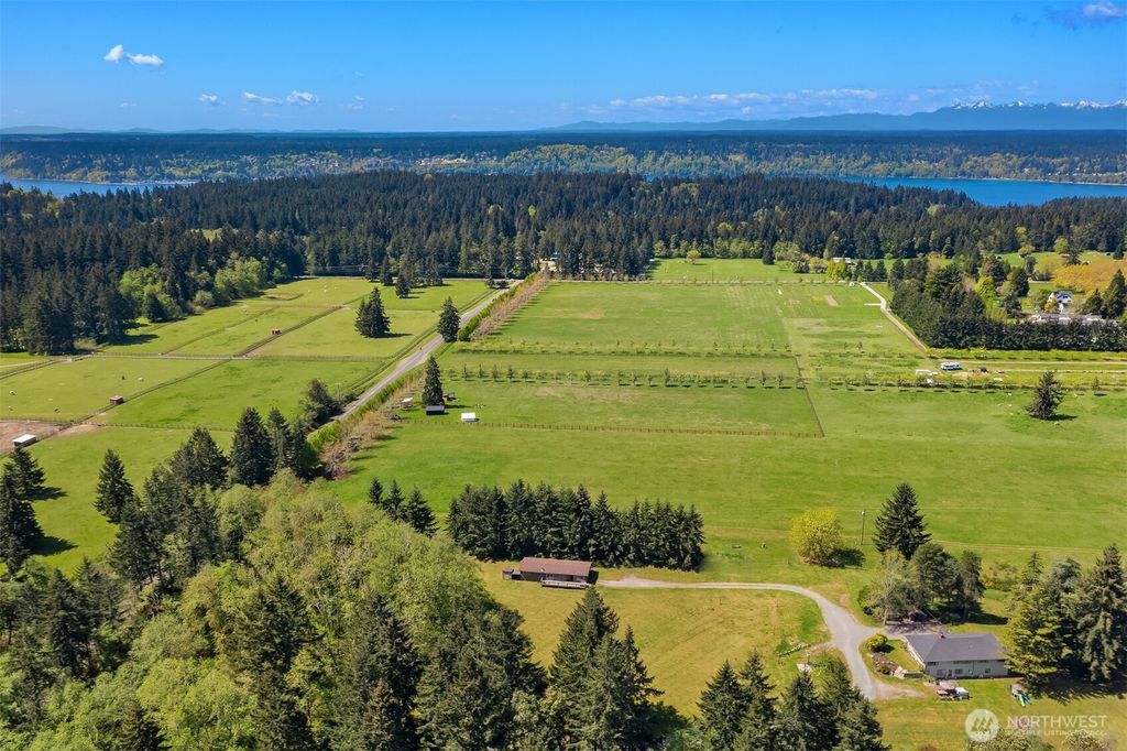 12504 SW 232nd St, Vashon, WA 98070