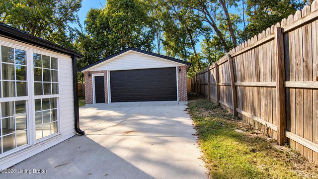 3020 Wurtele Ave, Louisville, KY 40216