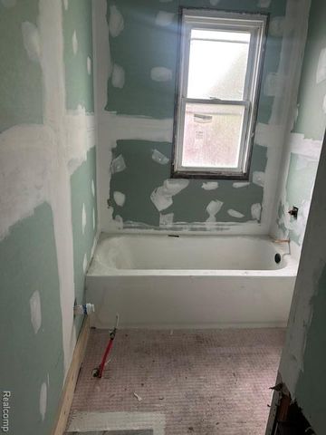 338 Richter Street, River Rouge, MI 48218