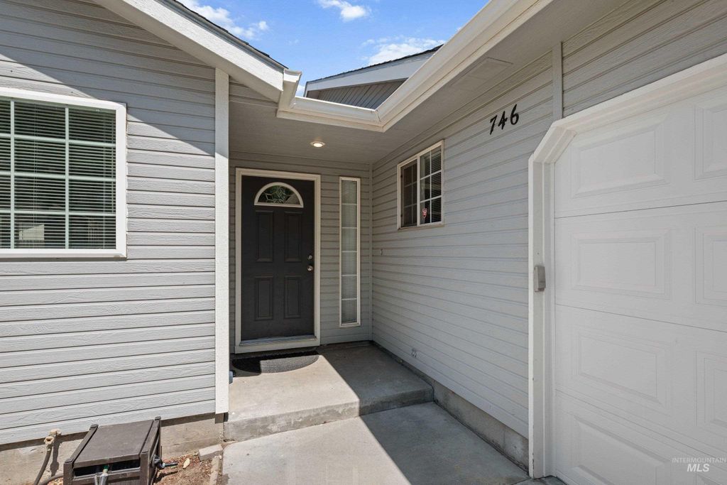746 S Coral Pl, Boise, ID 83705 photo 2